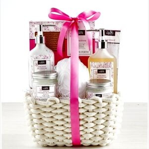 Source Vérité Cherry Blossom Haida Spa Gift Basket